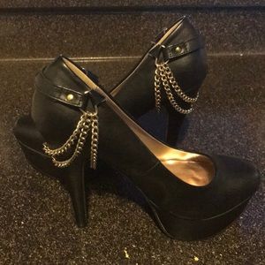 Charlotte Russe size 8 black heels